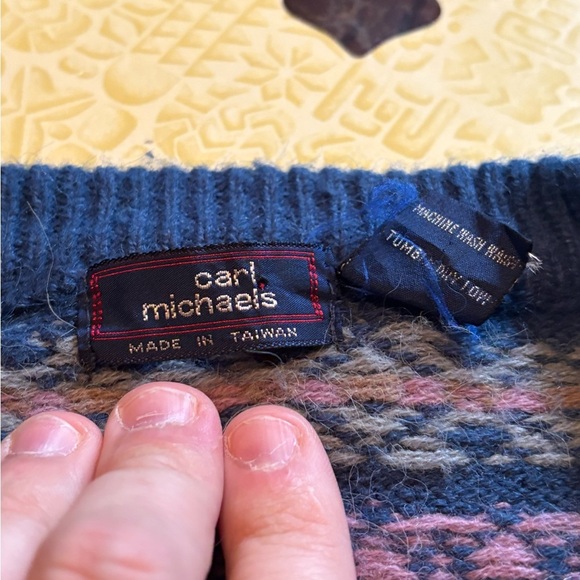 Vintage Men's V-Neck Blue Patterned Sweater Vest - Picture 3 of 7